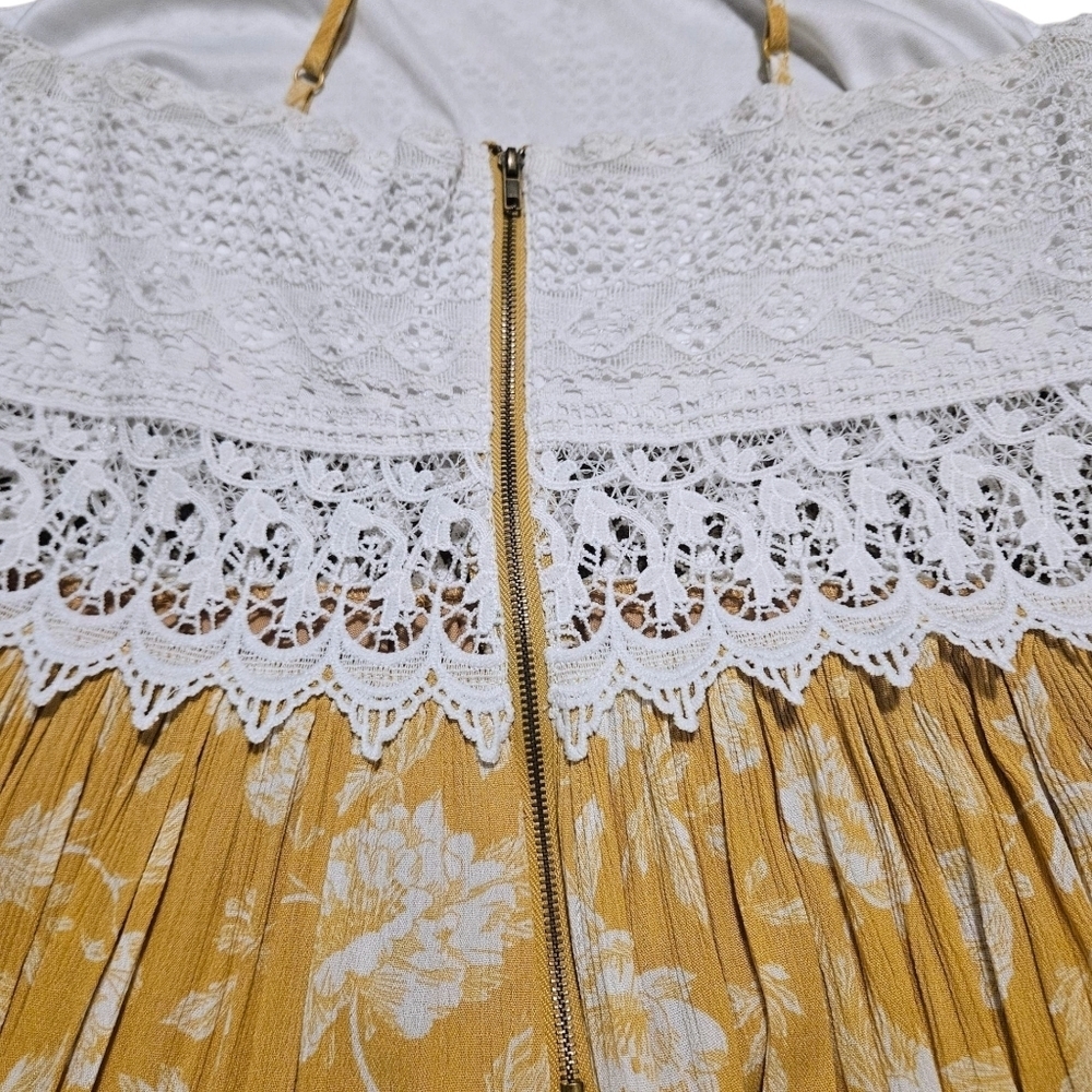 Wmns Crochet & Yellow Floral Sundress Sz LG Lace Cutout Feminine Coquette Boho - Picture 10 of 16
